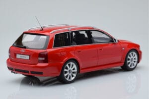 Audi RS4 B5 Avant Rdeča Otto 1:18 OT1026B Smola – slika 2 od 6