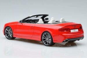 Audi RS5 B8 Kabriolet Rdeč GT Spirit 1:18 GT724 Smola – slika 4 od 5