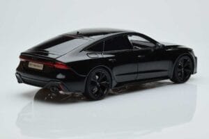 Audi RS7 C8 Sportback Temno Kengfai 1:18 VAKF-0331 Smola – slika 3 od 7