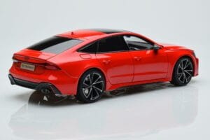 Audi RS7 C8 Sportback Rdeč Kengfai 1:18 VAKF-0332 Smola – slika 3 od 7
