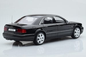 Audi S8 D2 Črn Otto 1:18 OT082 Smola – slika 2 od 6