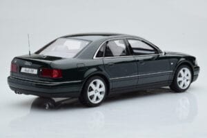 Audi S8 D2 Zelen Otto 1:18 OT916 Smola – slika 2 od 6