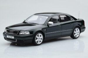 Audi S8 D2 Zelen Otto 1:18