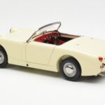 Austin-Healey Sprite Mk I Open Old English Bel Kyosho 1:18 - image 7 of 8