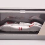 Auto Union Stromlinie #31 AVUS 1937 Srebrn Minichamps 1:43 - image 4 of 4