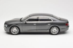 Bentley Flying Spur W12 Granite Siv Kyosho 1:18 08891GN Kovina – slika 4 od 8