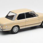 BMW 2002 Ti E10 Sahara Bež Kyosho 1:18 - image 3 of 8