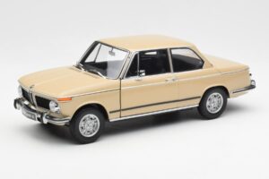 BMW 2002 Ti E10 Sahara Bež Kyosho 1:18
