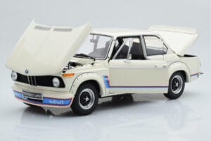 BMW 2002 Turbo Bel Kyosho 1:18 08544W Kovina – slika 2 od 8