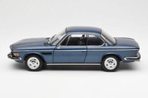 BMW 3.0 CSi E9 Modra Metalik AUTOart 1:18 70672 Kovina – slika 4 od 8