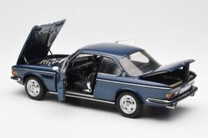 BMW 3.0 CSi E9 Modra Metalik AUTOart 1:18 70672 Kovina – slika 5 od 8