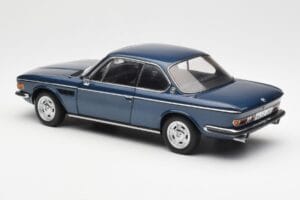 BMW 3.0 CSi E9 Modra Metalik AUTOart 1:18 70672 Kovina – slika 7 od 8