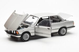 BMW 323i E21 Aspen Srebrn AUTOart 1:18 80430433552 Kovina – slika 2 od 8