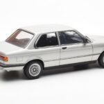 BMW 323i E21 Aspen Srebrn AUTOart 1:18 - image 3 of 8