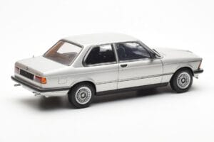 BMW 323i E21 Aspen Srebrn AUTOart 1:18 80430433552 Kovina – slika 3 od 8