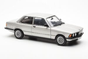 BMW 323i E21 Aspen Srebrn AUTOart 1:18 80430433552 Kovina – slika 6 od 8