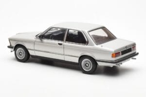 BMW 323i E21 Aspen Srebrn AUTOart 1:18 80430433552 Kovina – slika 7 od 8