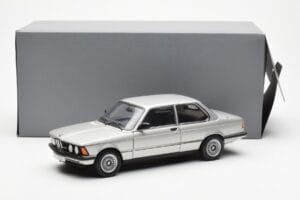 BMW 323i E21 Aspen Srebrn AUTOart 1:18 80430433552 Kovina – slika 8 od 8