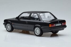 BMW 325i E30 Črna Norev 1:18 183203 Kovina – slika 5 od 6