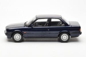 BMW 325i E30 Modra Metalik Norev 1:18 183201 Kovina – slika 3 od 6