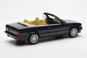 BMW 325i E30 Kabriolet Moder Otto 1:18 OT114 Smola – slika 2 od 6