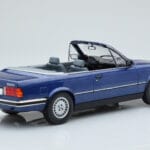 BMW 325i E30 Kabriolet Modra MCG 1:18 - image 2 of 5