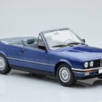 BMW 325i E30 Kabriolet Modra MCG 1:18 - image 3 of 5