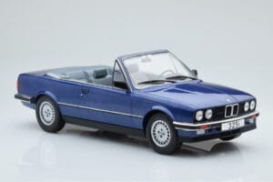 BMW 325i E30 Kabriolet Modra MCG 1:18 MCG18381 Kovina – slika 3 od 5