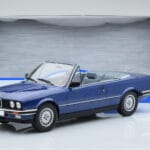 BMW 325i E30 Kabriolet Modra MCG 1:18 - image 5 of 5