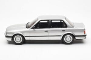 BMW 325i E30 Srebrna Otto 1:18 OT912 Smola – slika 3 od 6