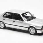 BMW 325i E30 Srebrna Otto 1:18 - image 4 of 6