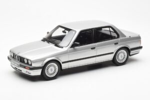 BMW 325i E30 Srebrna Otto 1:18