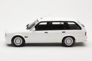 BMW 325i E30 Touring M Package Bel Otto 1:18 OT238 Smola – slika 3 od 5