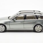 BMW 330i E91 Touring Siv Metallic Kyosho 1:18 - image 4 of 8