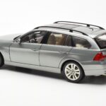 BMW 330i E91 Touring Siv Metallic Kyosho 1:18 - image 7 of 8