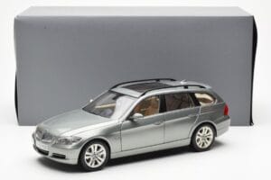 BMW 330i E91 Touring Siv Metallic Kyosho 1:18 80430394359 Kovina – slika 8 od 8