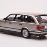 BMW 530i E34 Touring Siv Metalik MCG 1:18 - image 5 of 6