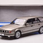 BMW 530i E34 Touring Siv Metalik MCG 1:18 - image 6 of 6