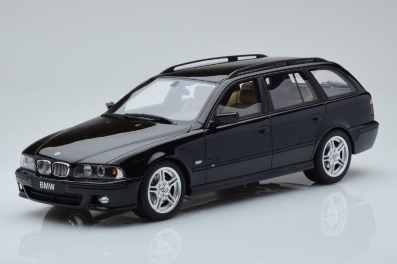 BMW 540 E39 Touring M Package Črn Otto 1:18