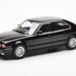 BMW 540i E34 Črn Metallic MCG 1:18
