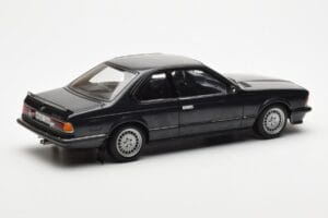 BMW 635 CSi E24 Diamant Črna Metalik AUTOart 1:18 70521 Kovina – slika 3 od 8
