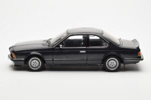BMW 635 CSi E24 Diamant Črna Metalik AUTOart 1:18 70521 Kovina – slika 4 od 8