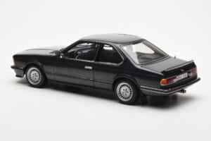 BMW 635 CSi E24 Diamant Črna Metalik AUTOart 1:18 70521 Kovina – slika 7 od 8
