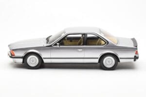 BMW 635 CSi E24 Srebrn Otto 1:18 OT313 Smola – slika 3 od 6