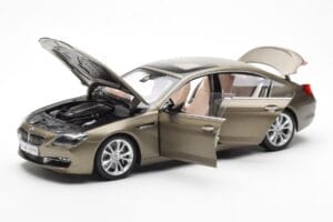 BMW 650i F06 Gran Coupe Frozen Bronast Metallic Paragon 1:18 80432218742 Kovina – slika 2 od 8