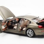 BMW 650i F06 Gran Coupe Frozen Bronast Metallic Paragon 1:18 - image 5 of 8