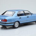 BMW 7 Series E32 730i Modra MCG 1:18 MCG18160 Kovina - image 2 of 5