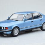 BMW 7 Series E32 730i Modra MCG 1:18 MCG18160 Kovina