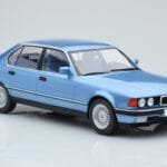 BMW 7 Series E32 730i Modra MCG 1:18 MCG18160 Kovina - image 3 of 5