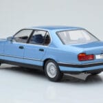 BMW 7 Series E32 730i Modra MCG 1:18 MCG18160 Kovina - image 4 of 5